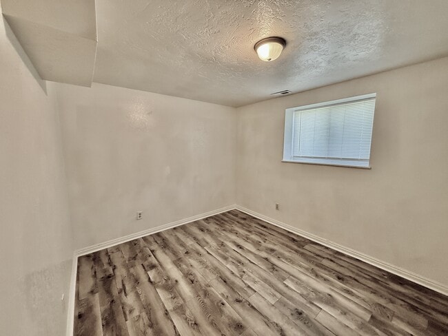 Building Photo - 1247 N 700 W
