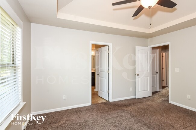 Building Photo - 6392 Woodwell Dr