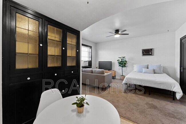 Building Photo - 37 West St Clair Street