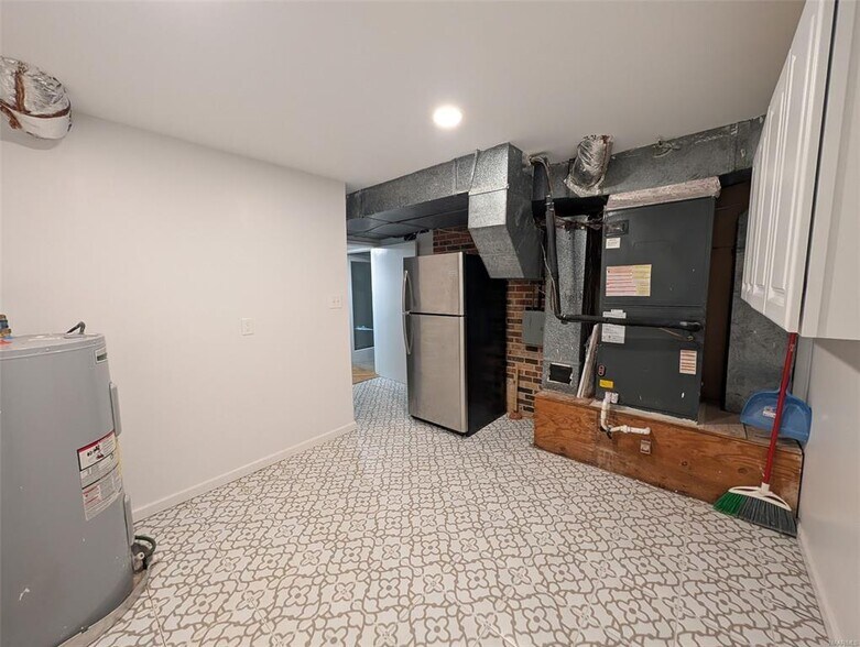 Building Photo - 31 Mountain View Dr