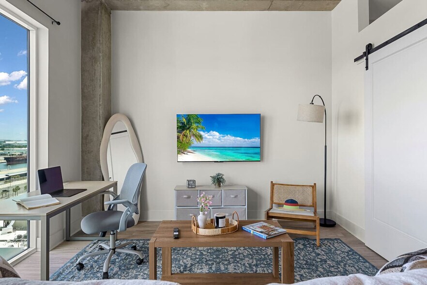 Building Photo - 617 N 12th St