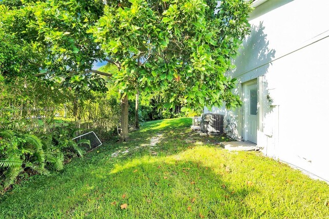 Building Photo - 8405 SW 181st Terrace