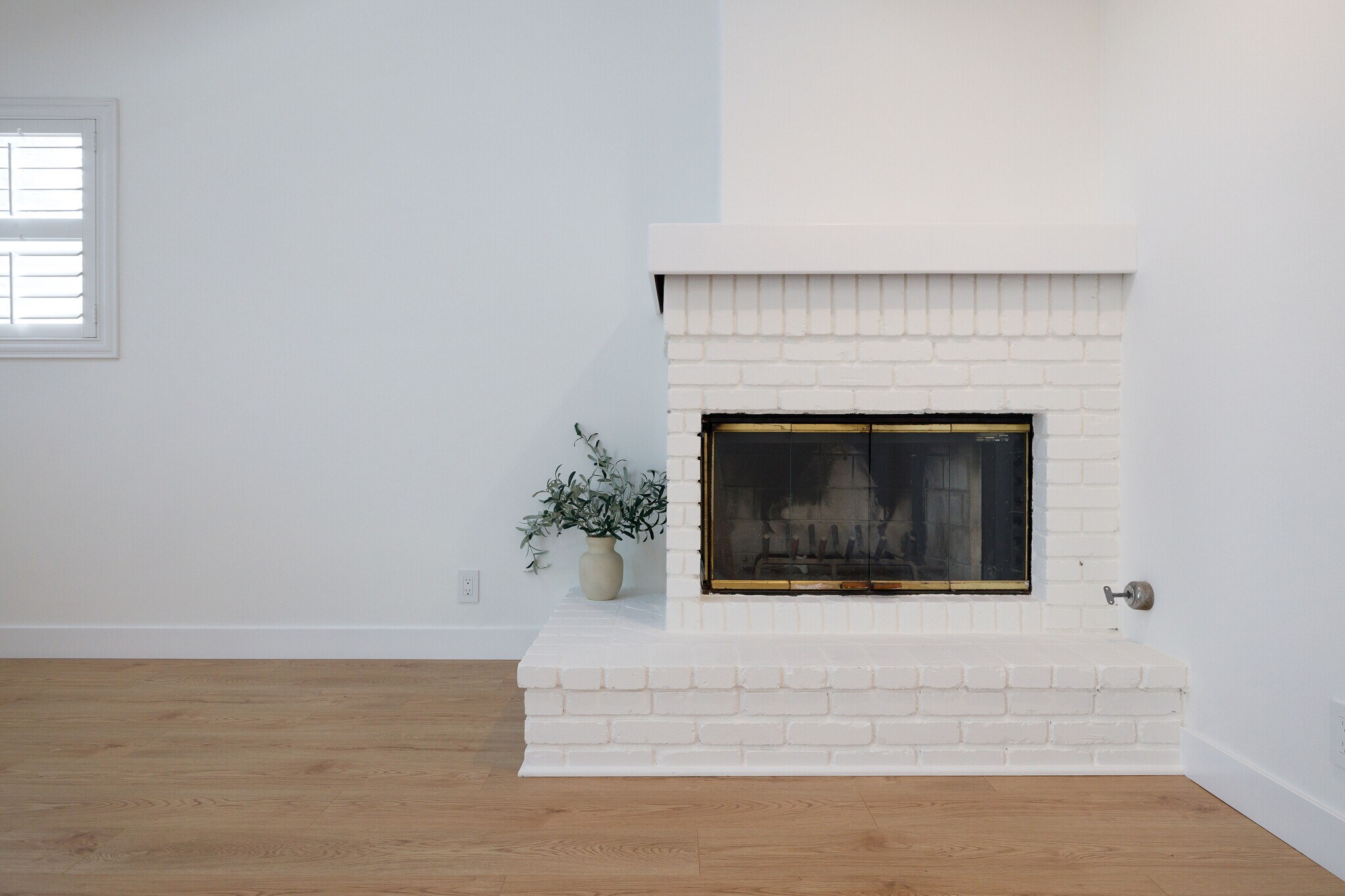 Building Photo - 1504 N Poinsettia Ave