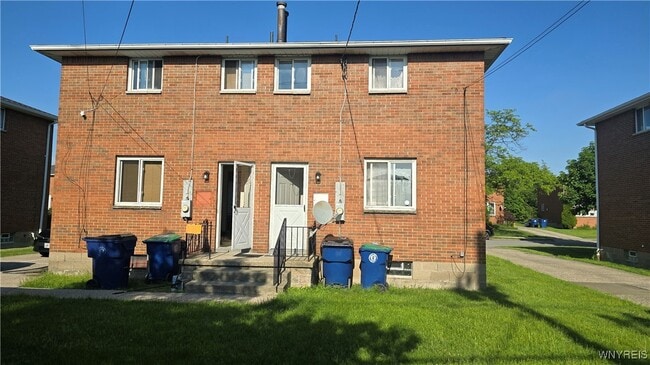 Building Photo - 26 Alcona Ave