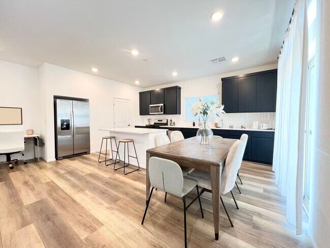 Building Photo - Beautiful 3-story home with 4 bedrooms and 3.5 bathrooms