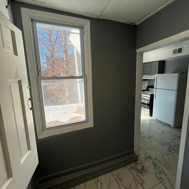 Building Photo - 115 Belmont Ave