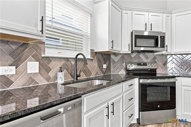 Building Photo - 2827 Fox River Dr