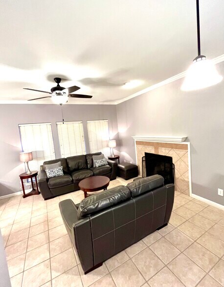 Building Photo - 2503 Plumgrove Cir