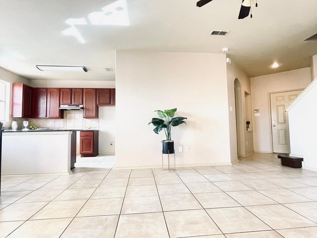 Building Photo - 9310 Albany Dr