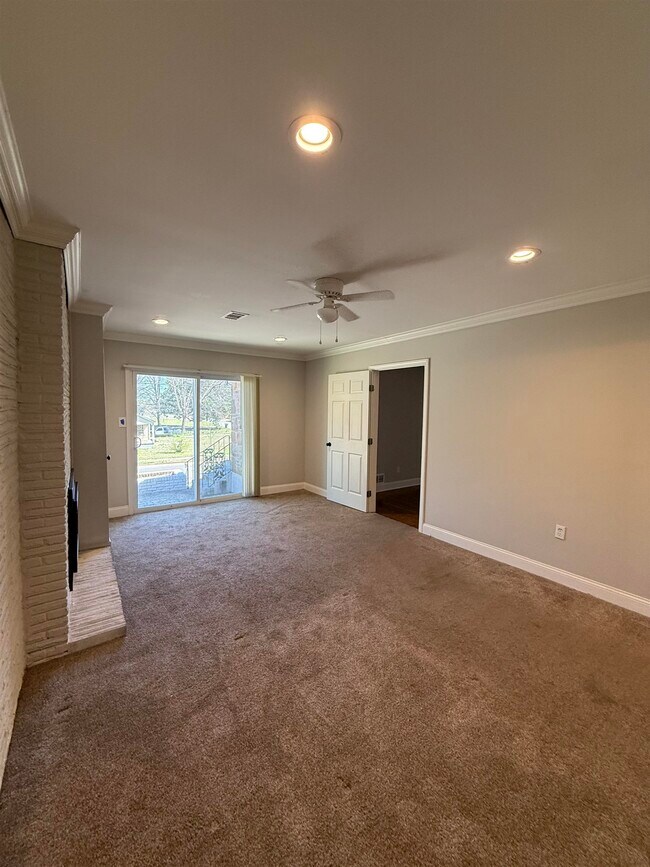 Building Photo - 764 Dunn Ave