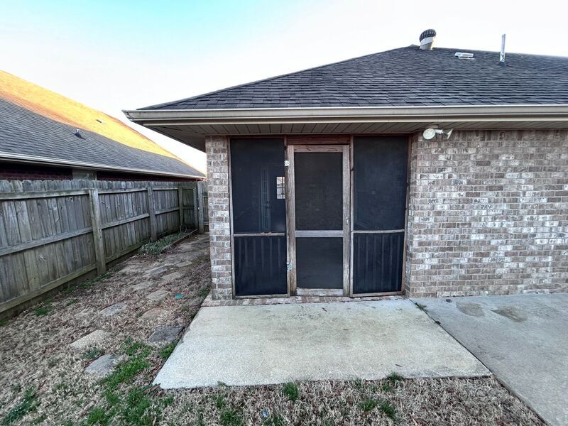 Building Photo - 3027 Belmont Dr