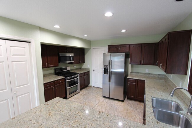 Building Photo - 3026 N Joy Ln