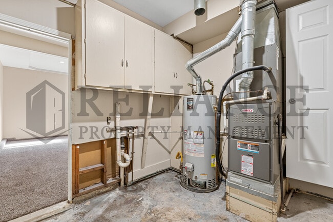 Building Photo - 1925 S Elizabeth