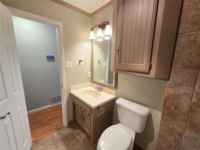 Building Photo - 2822 Oak Forest Dr