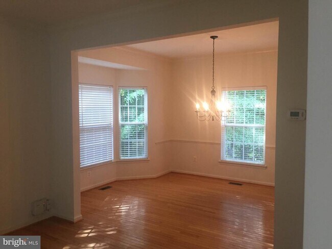 Building Photo - 5641 Eppes Island Pl