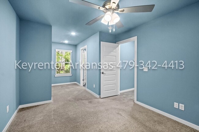 Building Photo - Beautiful 2 Bed, 3 Bath Home Just Off Weddington!