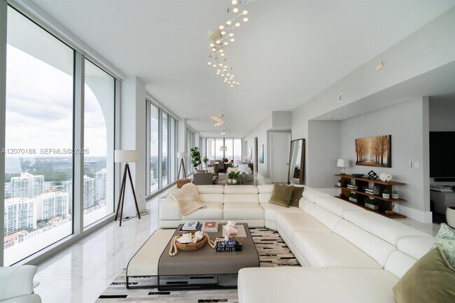 Building Photo - 16901 Collins Ave