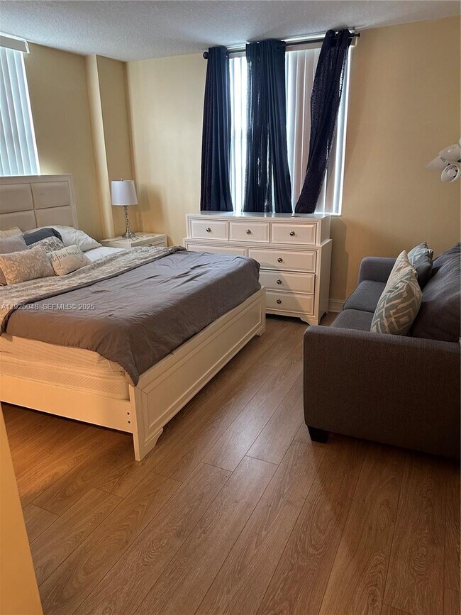 Building Photo - 117 NW 42nd Ave