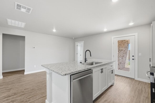 Building Photo - 518 Elmont St