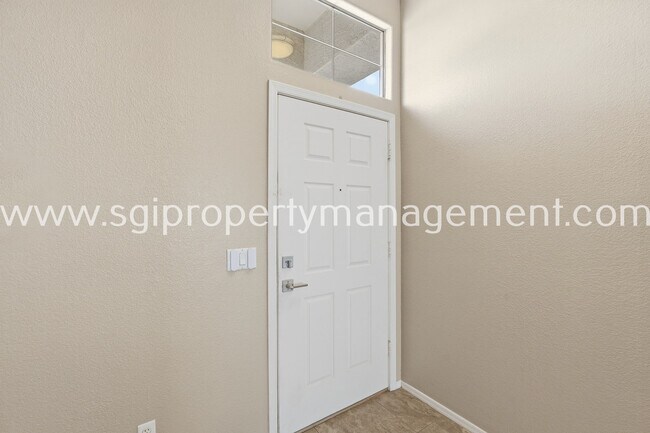 Building Photo - 13178 W Rimrock St