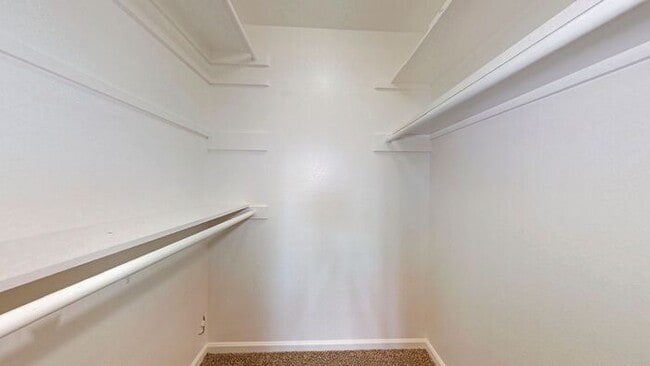 Building Photo - 3 bedroom 2 bath home situated on the Golf Course!