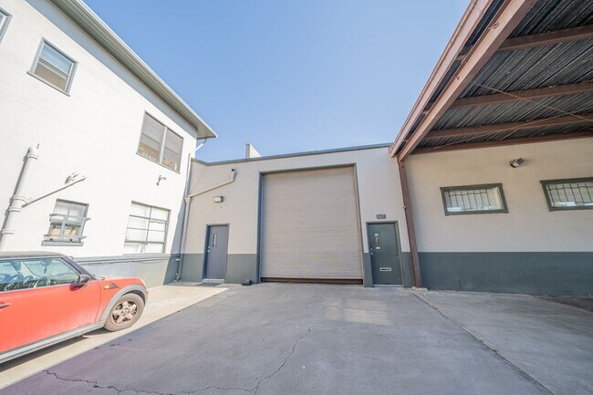 Building Photo - 1617 32nd St