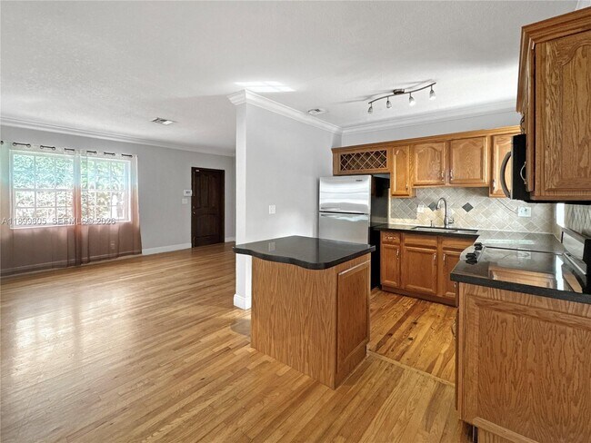 Building Photo - 5760 SW 10th St