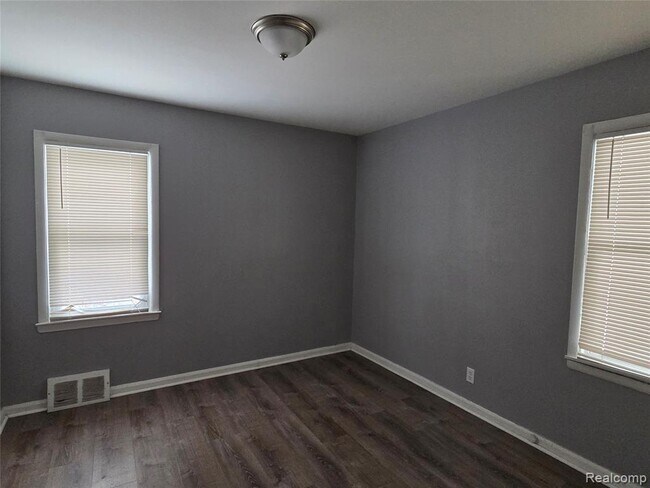 Building Photo - 1139 Bassett St