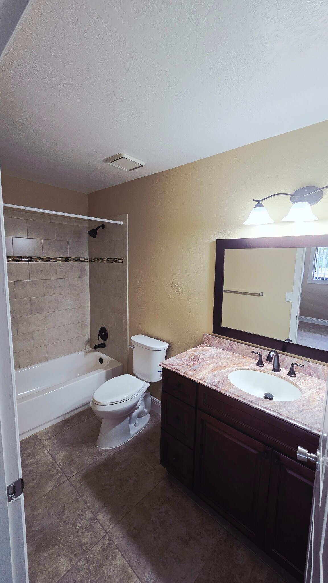 Building Photo - 555 Northlake Blvd