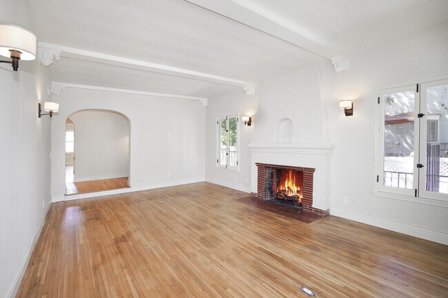 Building Photo - 1215 S Crescent Heights Blvd