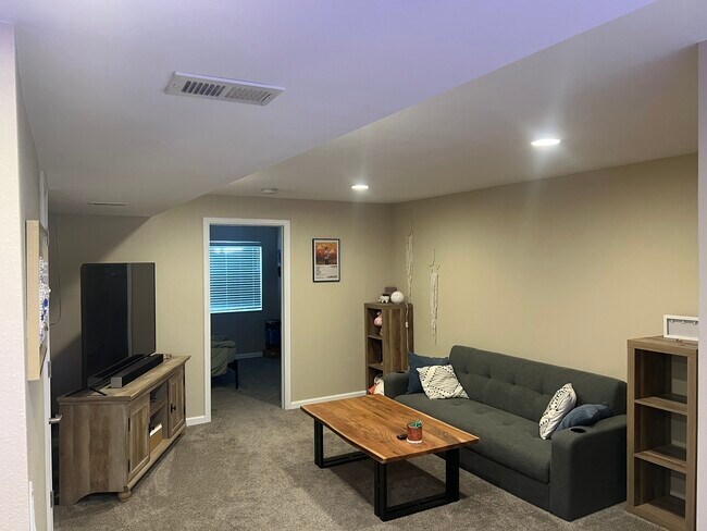 Building Photo - 14583 Gaylord St