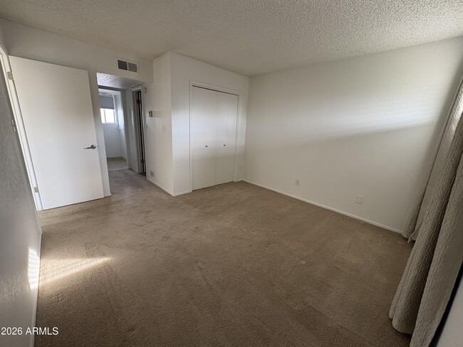 Building Photo - 7141 N 16th St