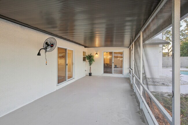 Building Photo - 3911 King Dr
