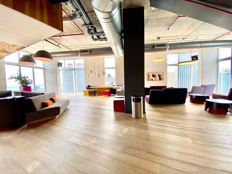 Building Photo - 245 SE 1st St