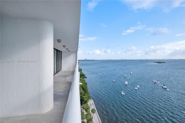 Building Photo - 1717 N Bayshore Dr