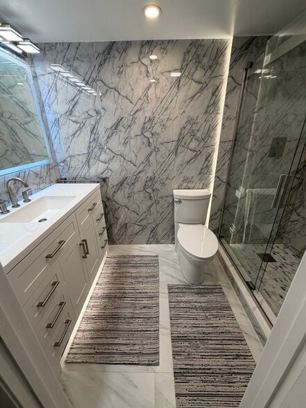 Building Photo - 5279 Fountains Dr S