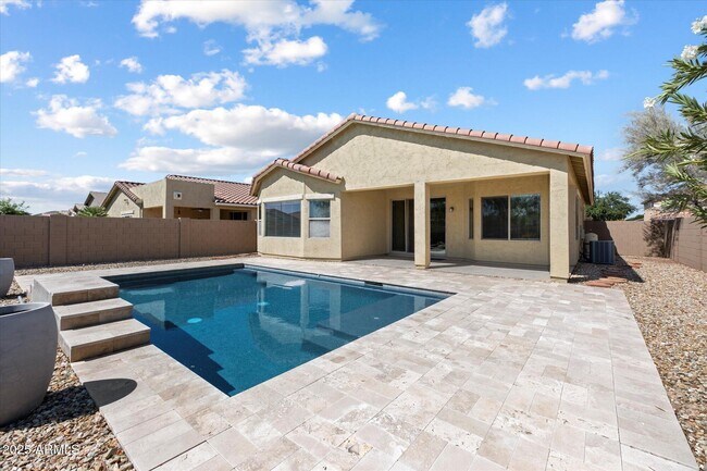 Building Photo - 949 E Indian Wells Pl