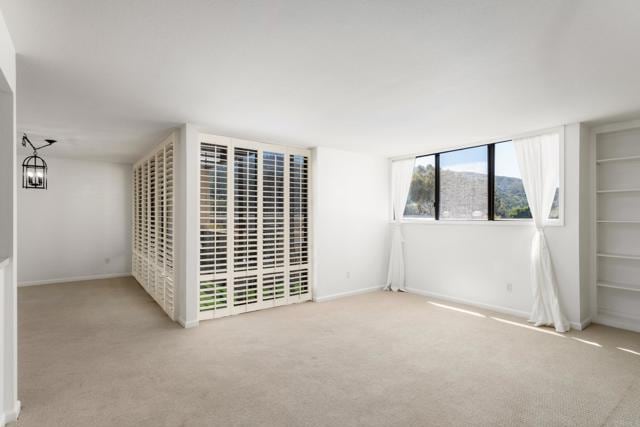 Building Photo - 2420 Torrey Pines Rd