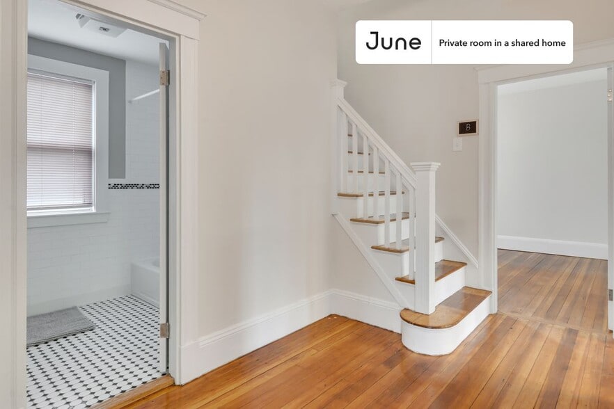 Building Photo - Room in Shared 4 bed/2 bath home in Allston
