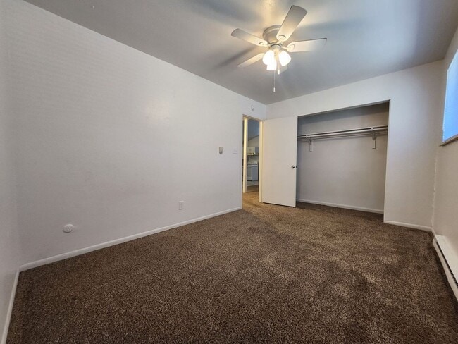 Building Photo - 677 E Clarion Dr