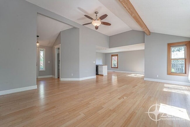 Building Photo - 2819 NE 54th St