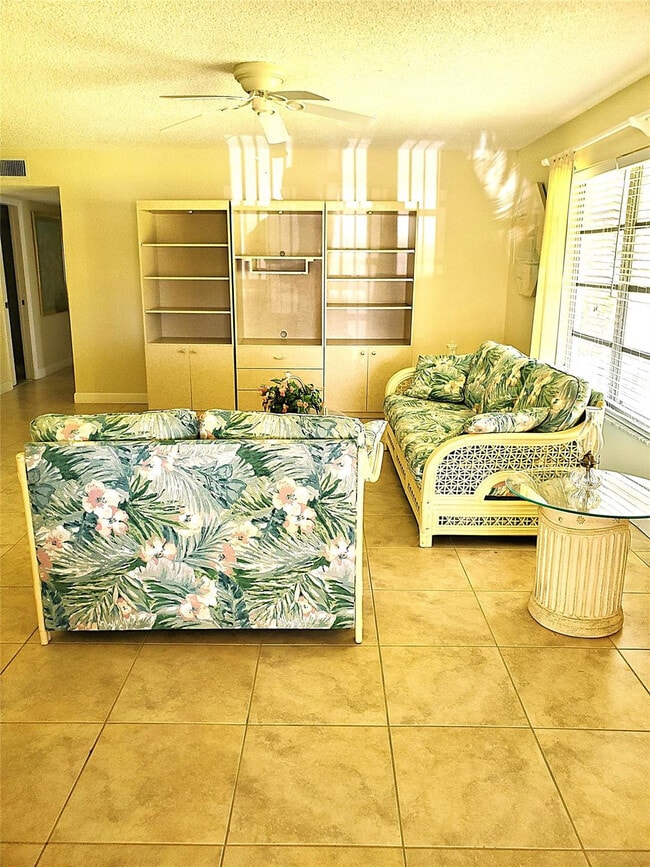 Building Photo - 1152 Circle Dr