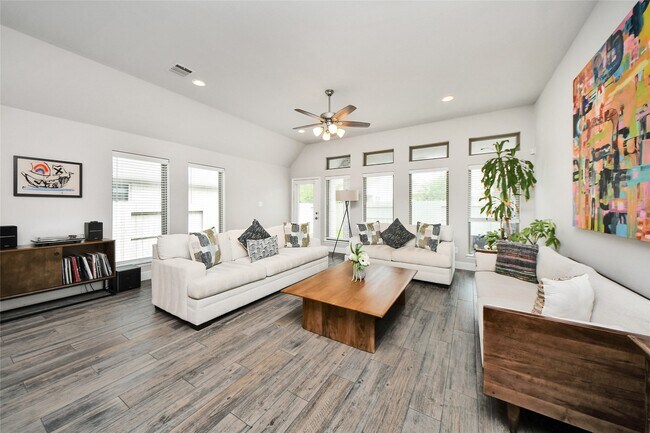 Building Photo - 2206 Forest Trace Ln