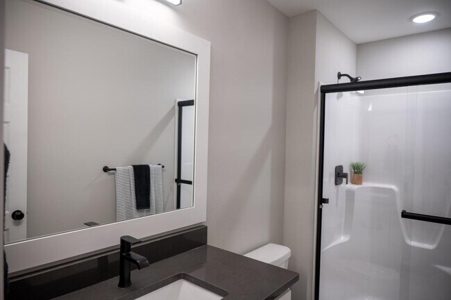 Building Photo - 4614 Forest Ave