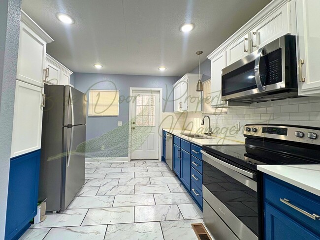 Building Photo - 7218 Agnes Ave