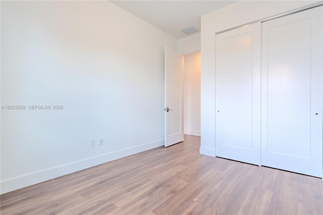 Building Photo - 1427 SW 23rd St