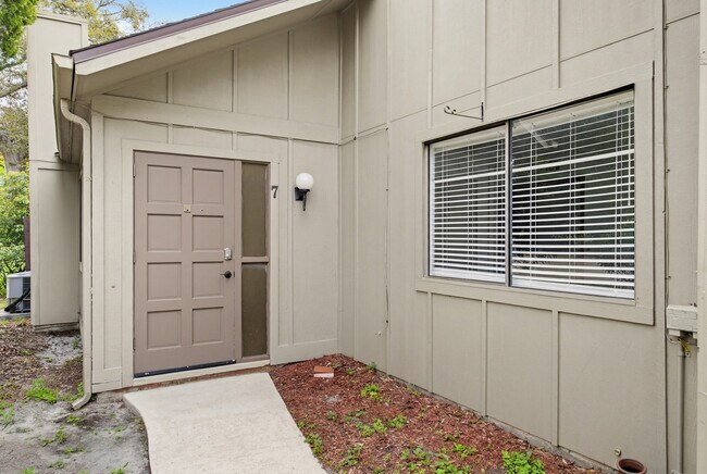 Building Photo - 7 Autumnwood Trail