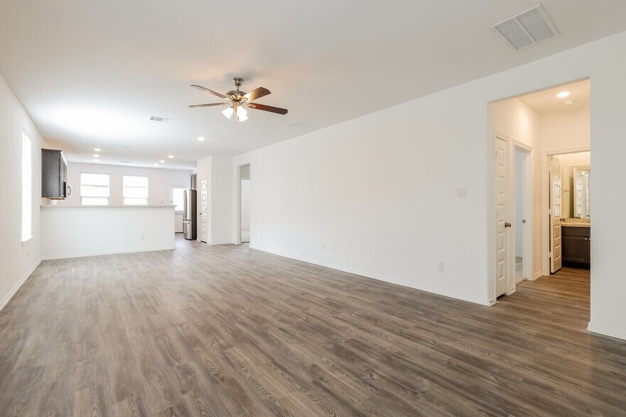 Building Photo - 16626 Spirit St