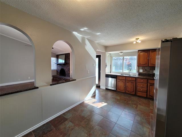 Building Photo - 3516 Wildwood Cir