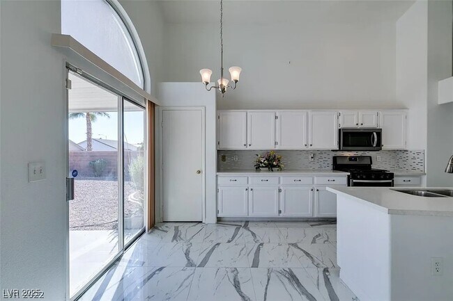 Building Photo - 3706 Lake Victoria Dr
